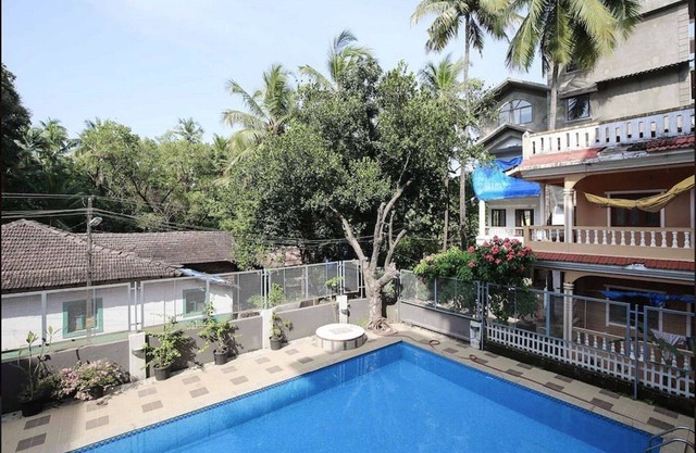 This is a fully air conditioned and furnished two bedroom apartment in Candolim