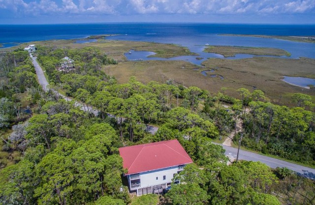 This is It! 6 Rooms! Bay views, Pool, Games, Bikes & More, Sleeps 17!