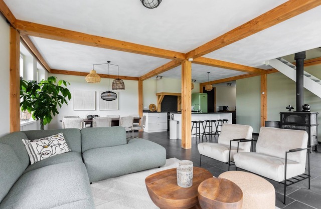 This new vacation villa was inaugurated in early August 2024 and can accommodate 10 people. Perfect for a group of friends or family getaway.