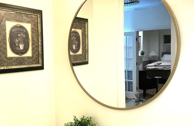 This townhouse is a 2 bedroom(s), 2 bathrooms, located in Alexandria, VA.