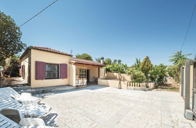 This vacation home is located in a quiet position in the countryside near the village of Sorso and o
