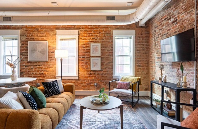 Thompson & Co Brick Loft KING