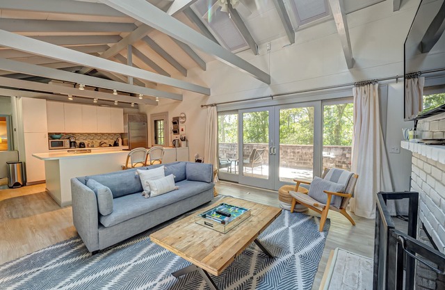 Three Bedroom Beach House with Pool & Walkable Private Beach