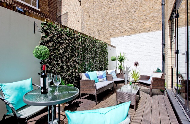 Three Bedroom Mews House In Marylebone