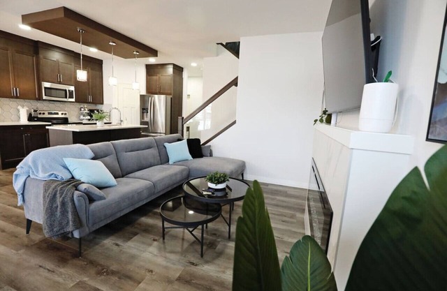 Three King Beds|Central A/C|Fireplace|Park|Disney+