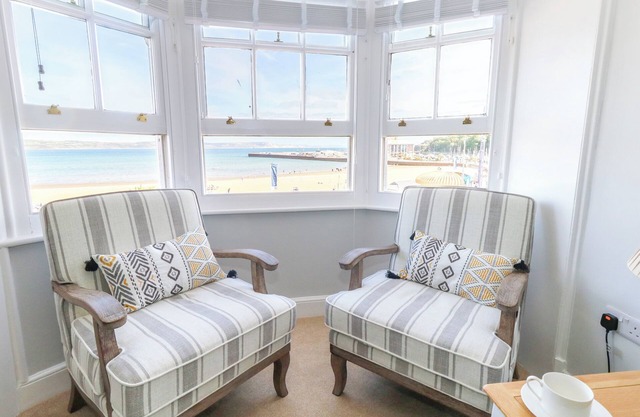 THREE @ NO36, family friendly, country holiday cottage in Weymouth