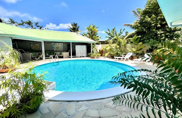 Tiaki Guesthouse - Cozy Modern Studio - 5min drive from the beach and Punaauia center