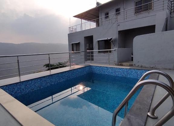 Tiara Villa Infiniti pool by 29 Bungalow