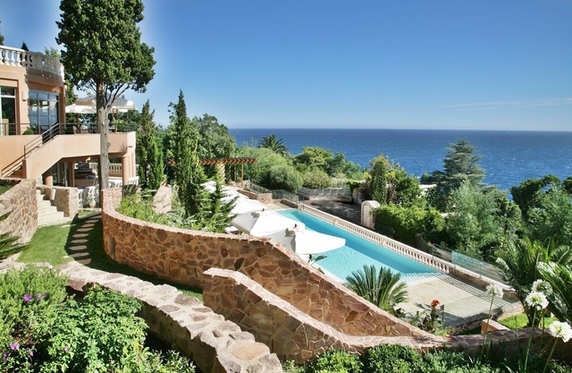Tiara Yaktsa Côte d'Azur