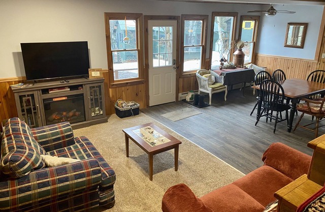 Timberwolf house (winter-spring)