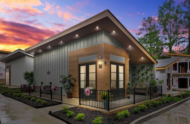 Tiny Garden Home in Welcoming Union City