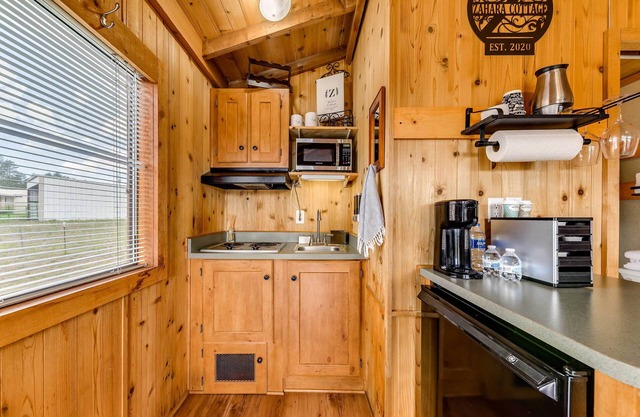 Tiny Home w/Covered Porch in Cloudcroft Area!