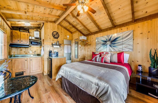 Tiny Home with Covered Porch in Cloudcroft Area!