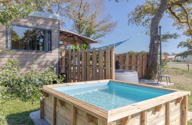 Tiny House with SPA near Saint-Emilion