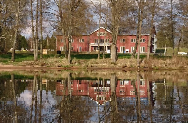 Tiraholms hotell