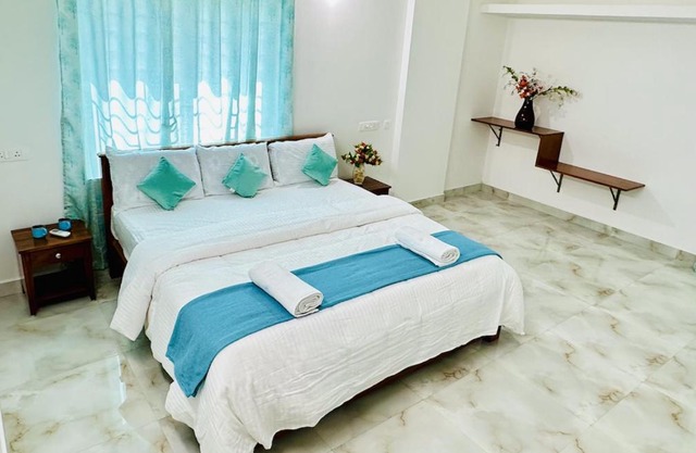 Tirupati Homestay - Shilparamam - Luxury AC apartments by Stayflexi - Fast WiFi, Kitchen, Android TV - Walk to PS4 Pure Veg Restaurant - Easy access to Airport, Railway Station and to all Temples