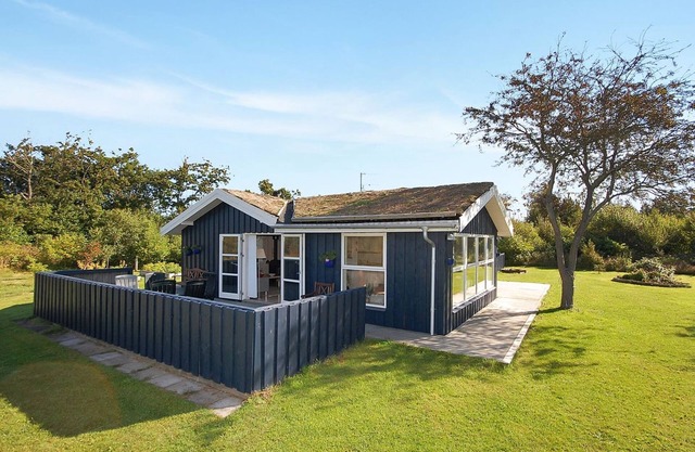 "Tomke" - 1.7km from the sea by Interhome
