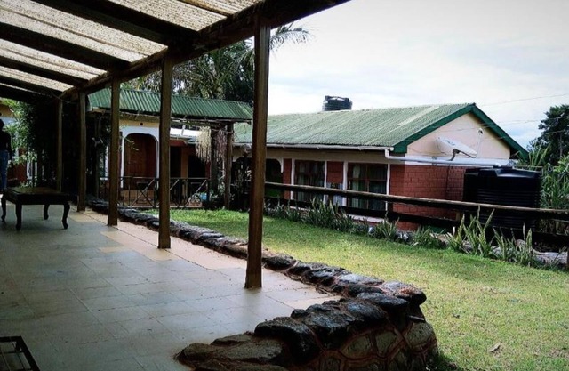 Too Guest House