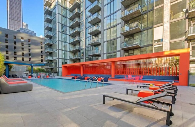 Top Floor High Rise 3 Bed DTLA Skyscraper Penthouse