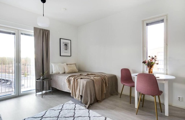 Top Floor Tarutie