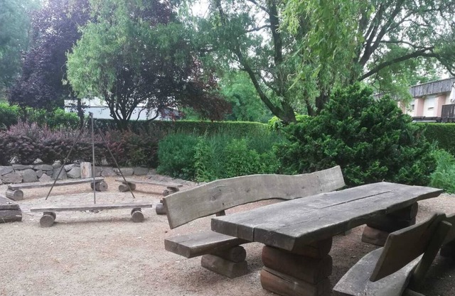 * TOP * Large apartment with park-like facilities, sauna, barbecue area, swimming ponds, ...
