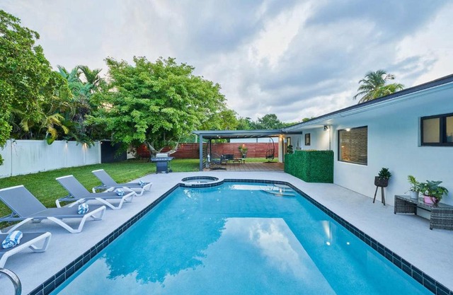 Top Location Villa at Highland Lakes Blvd BY THE GLAMHOMES