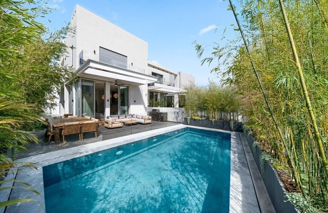 Top Luxury Villa with Pool - 7BR