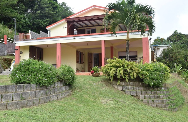 TOP OF VILLA IN ITS VERY GREEN
