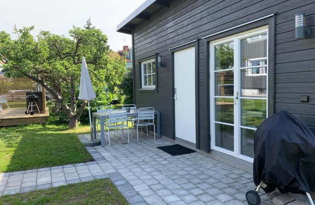 Toppmodernt litet hus nära Kalmar slott och havet