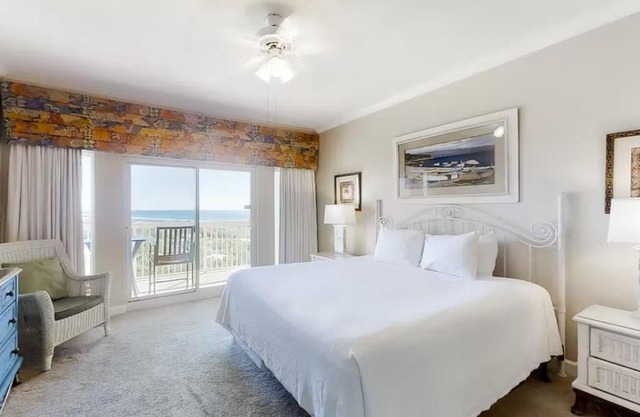 Tops'l 1008A chalet