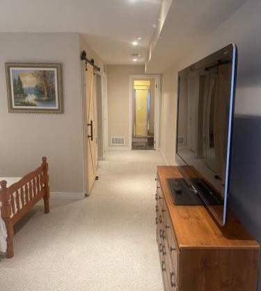 Toronto downtown Woodbine beaches private cozy room