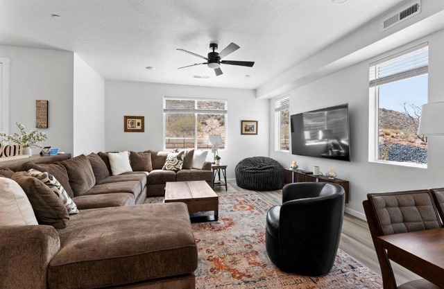 Touch of Class - 5BR - Hot Tub & Near Zion