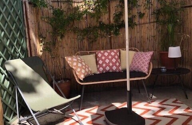 Toulon-Mourillon: studio apartment with private courtyard, 700 m from beaches.