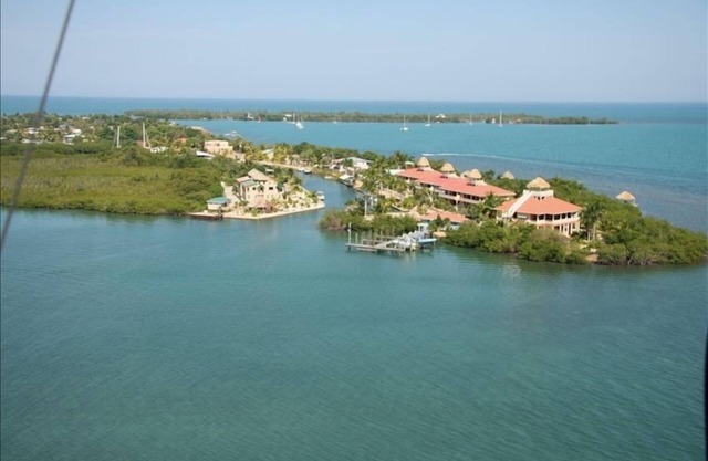 TOURISM GOLD STANDARD - Sunset Pointe 2nd floor Private Waterfront Paradise