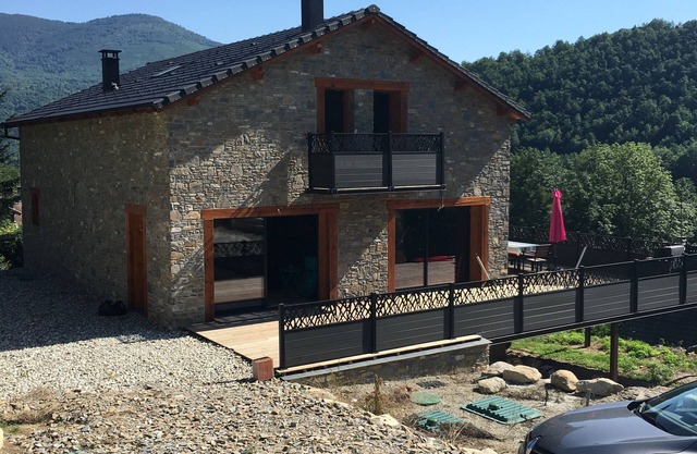 Town Ax, Grande Maison Neuve, luxury grand ideal accommodation for a family