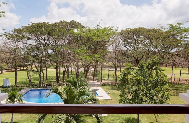 Town House 9: Comfort and golf course view
