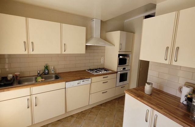 Town house with small terrace in upper Livron. Pets allowed