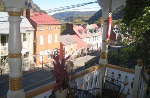 Town's Inn