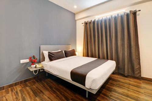 Townhouse Ecity Inn