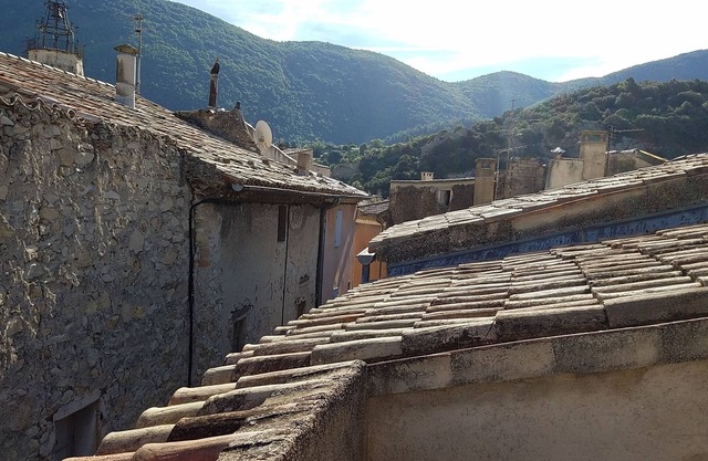 Townhouse in Center of Nyons storage for cycling &/or climbing equipment