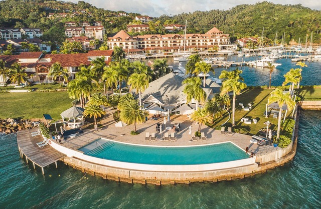 Townhouse with ocean view Puerto Bahia P5