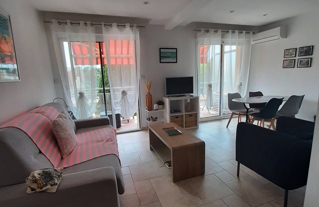 Très Beau Studio Près Plages et Commerces