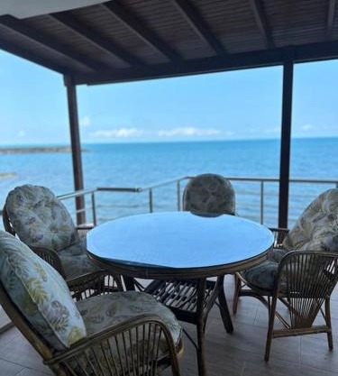 Trabzon 4 storey Villa-House by the sea - Denize sıfır 4 katlı müstakil Villa - Ev