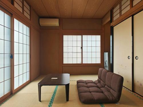 Traditional 2-Story Japanese Home Near Narita