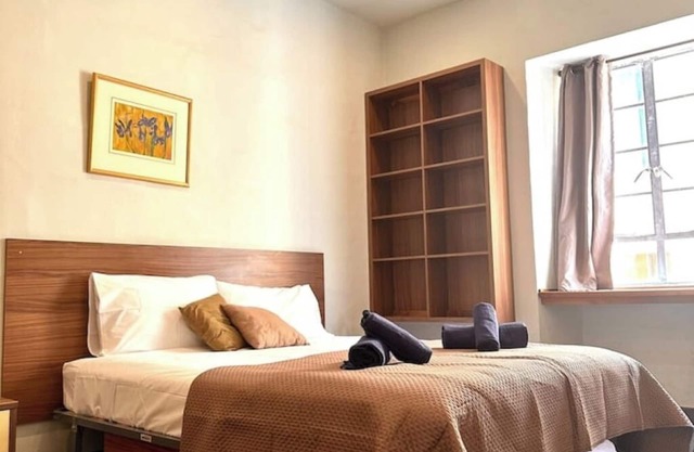 Traditional Apartment St Julian 150m from the Sea, 3 beds 3 baths