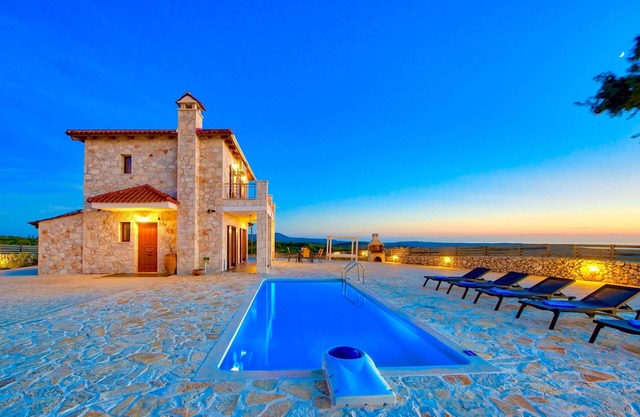 Traditional I Villa