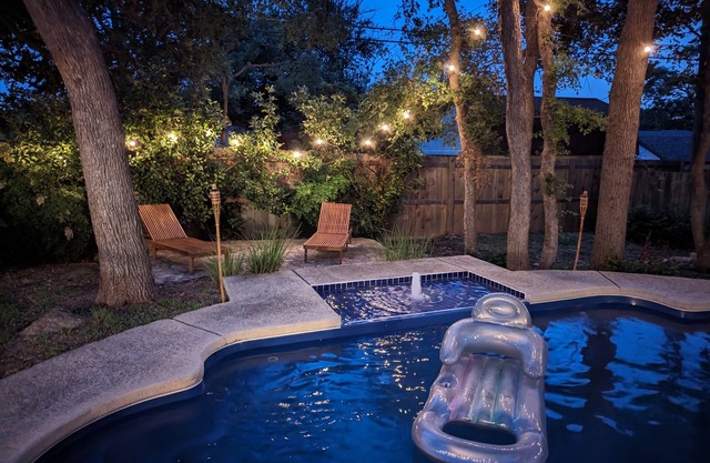 Tranquil Escape, Private Pool+HotTub+Gym; Minutes to Domain and downtown Austin!