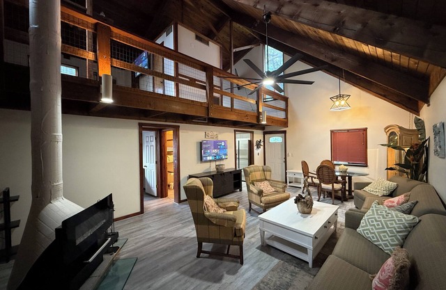 Tranquil, inviting, and unique cedar cabin 3 bedroom 1.5 bath home. TV’s & WiFI.