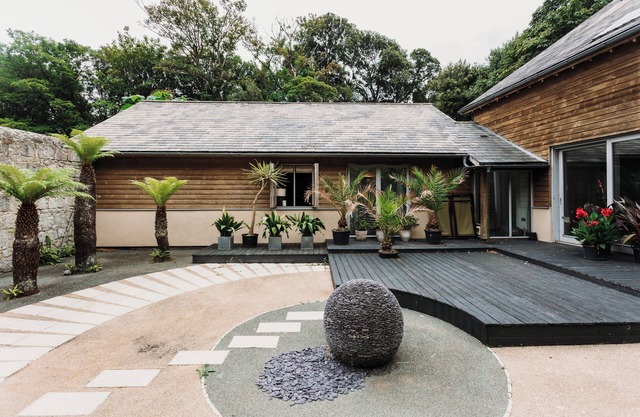 Tranquil Japandi lodge in stunning award-winning coastal gardens