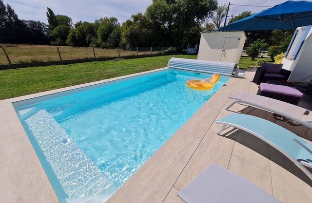 Tranquil Retreat: Renovated House with Heated Pool, Near Beach & City, Pet-Friendly
